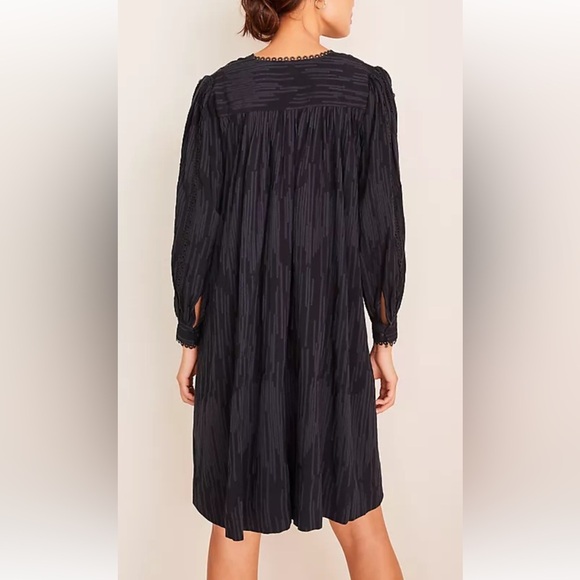 Ann Taylor Dobby shirred shift V neck Boho 3/4 sleeves eyelet trim dress Sz 4 - Picture 2 of 8